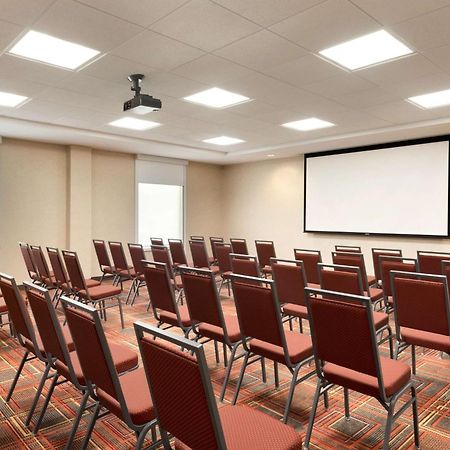 Home2 Suites By Hilton Milwaukee Brookfield Уакиша Екстериор снимка