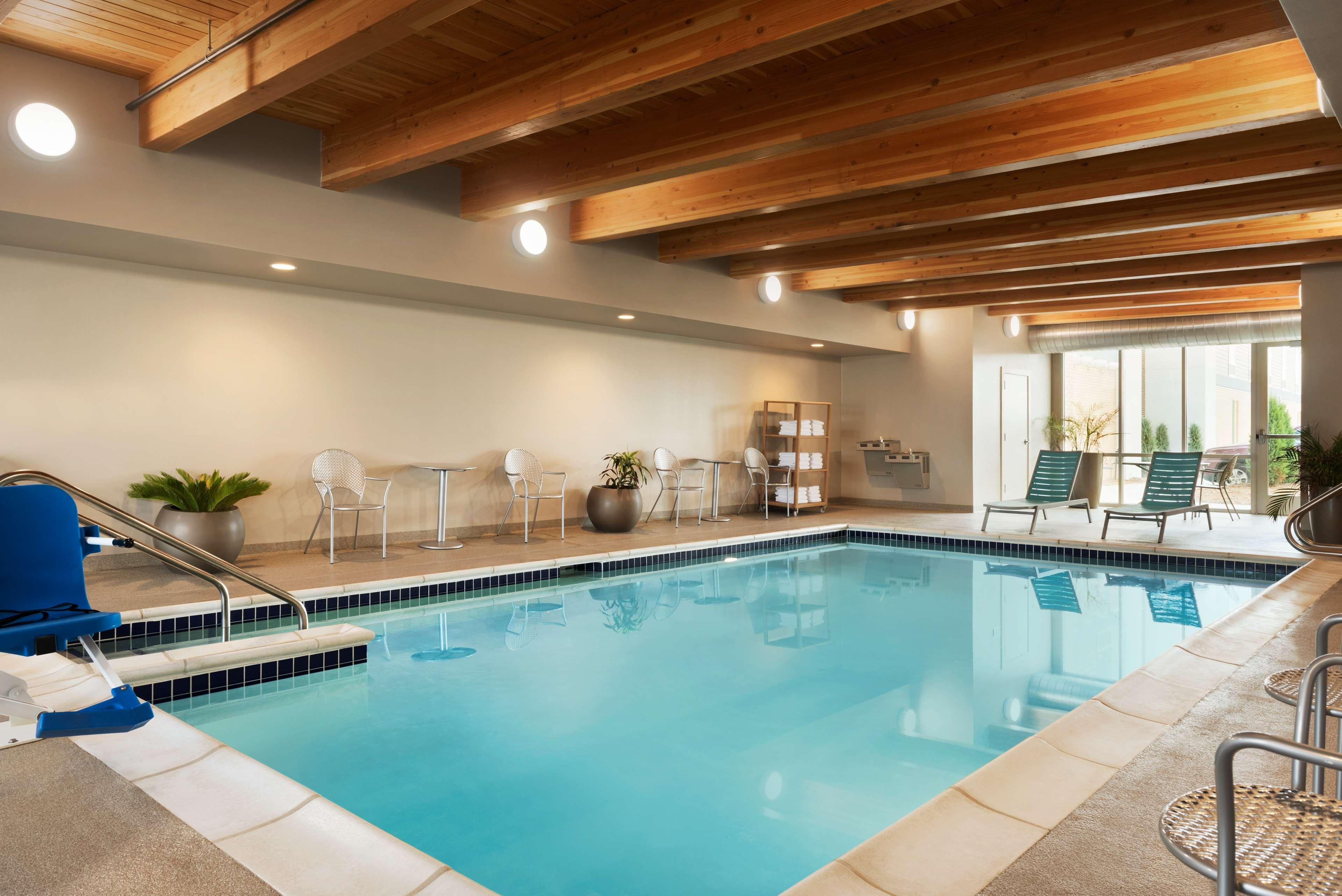 Home2 Suites By Hilton Milwaukee Brookfield Уакиша Екстериор снимка