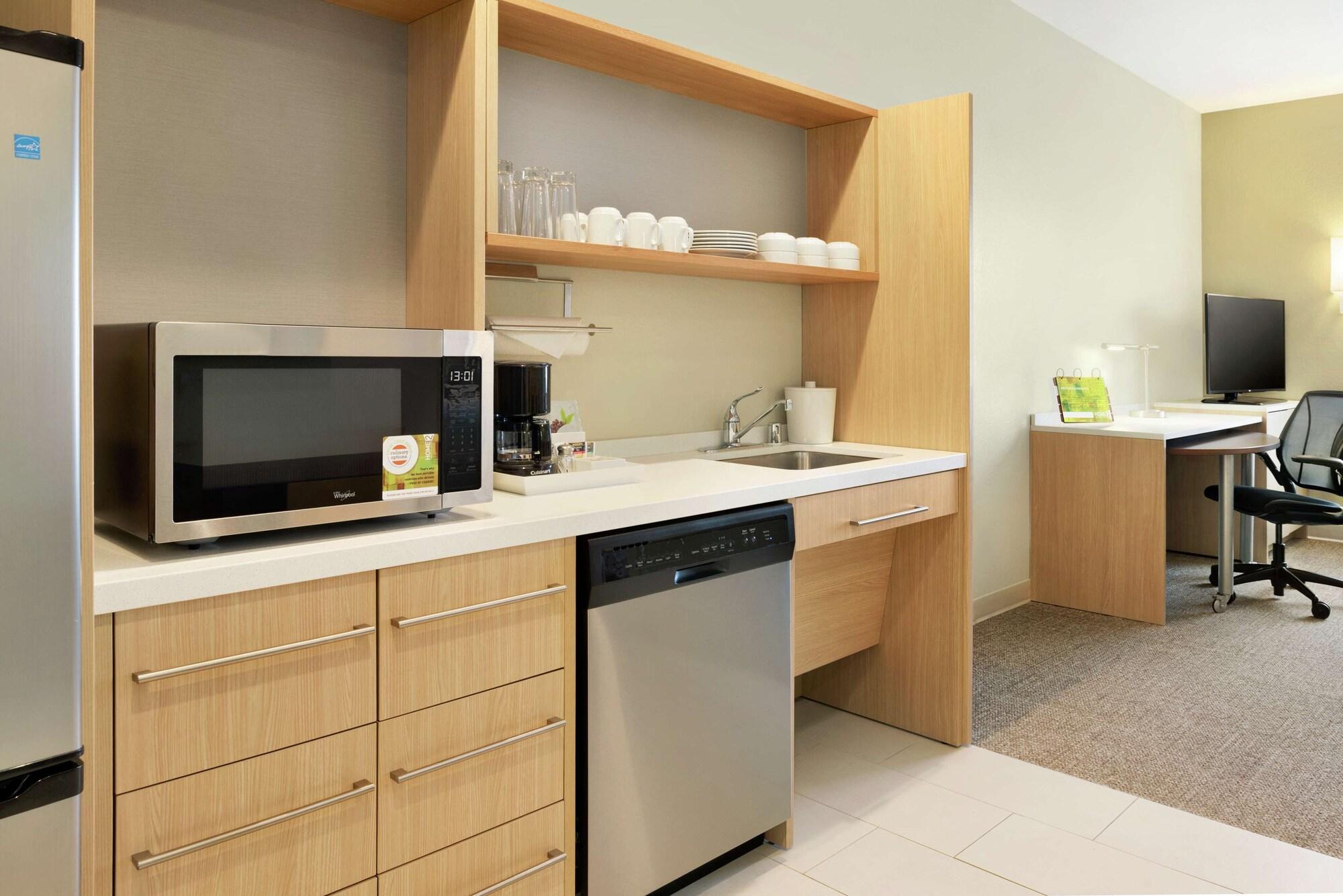 Home2 Suites By Hilton Milwaukee Brookfield Уакиша Екстериор снимка