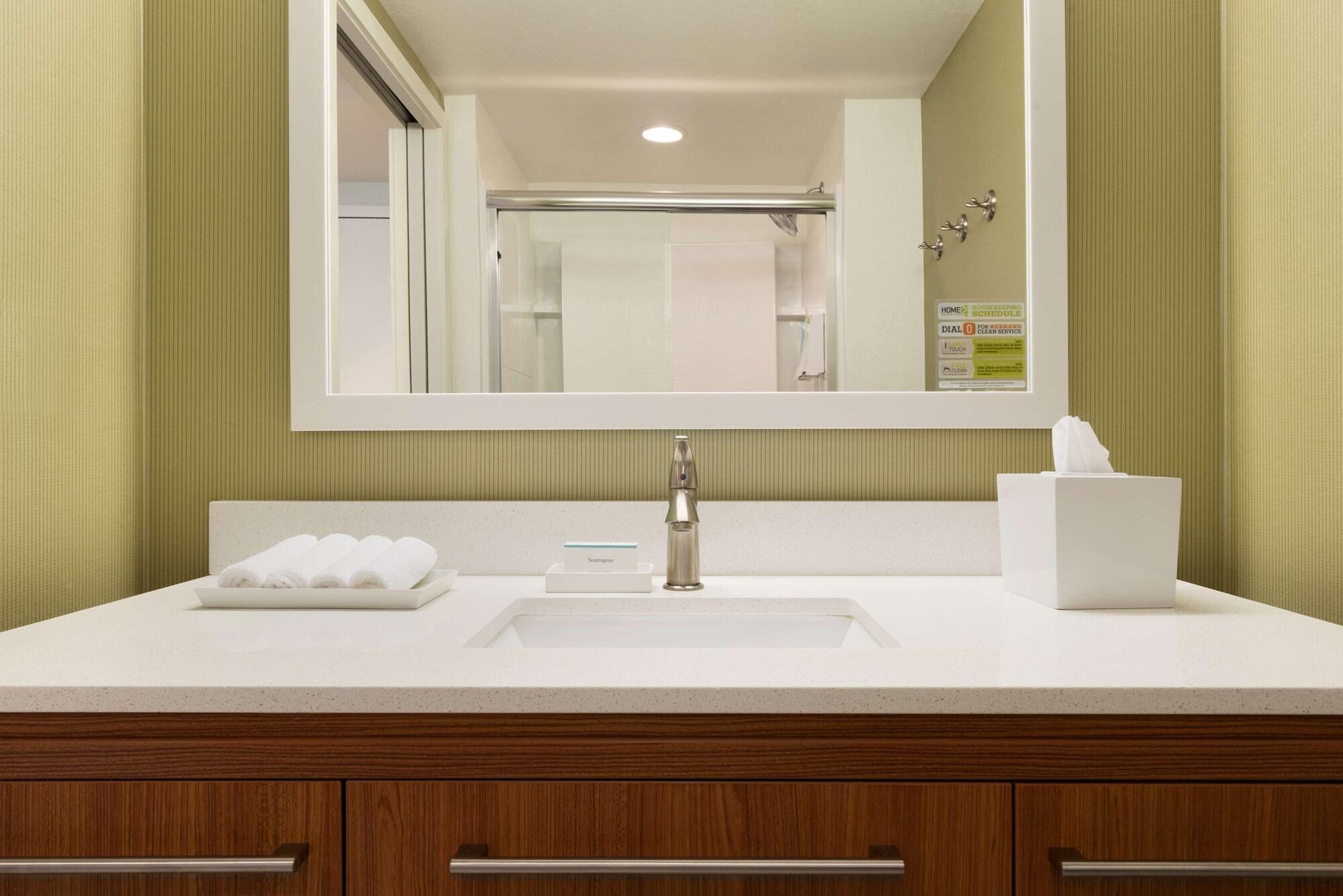 Home2 Suites By Hilton Milwaukee Brookfield Уакиша Екстериор снимка
