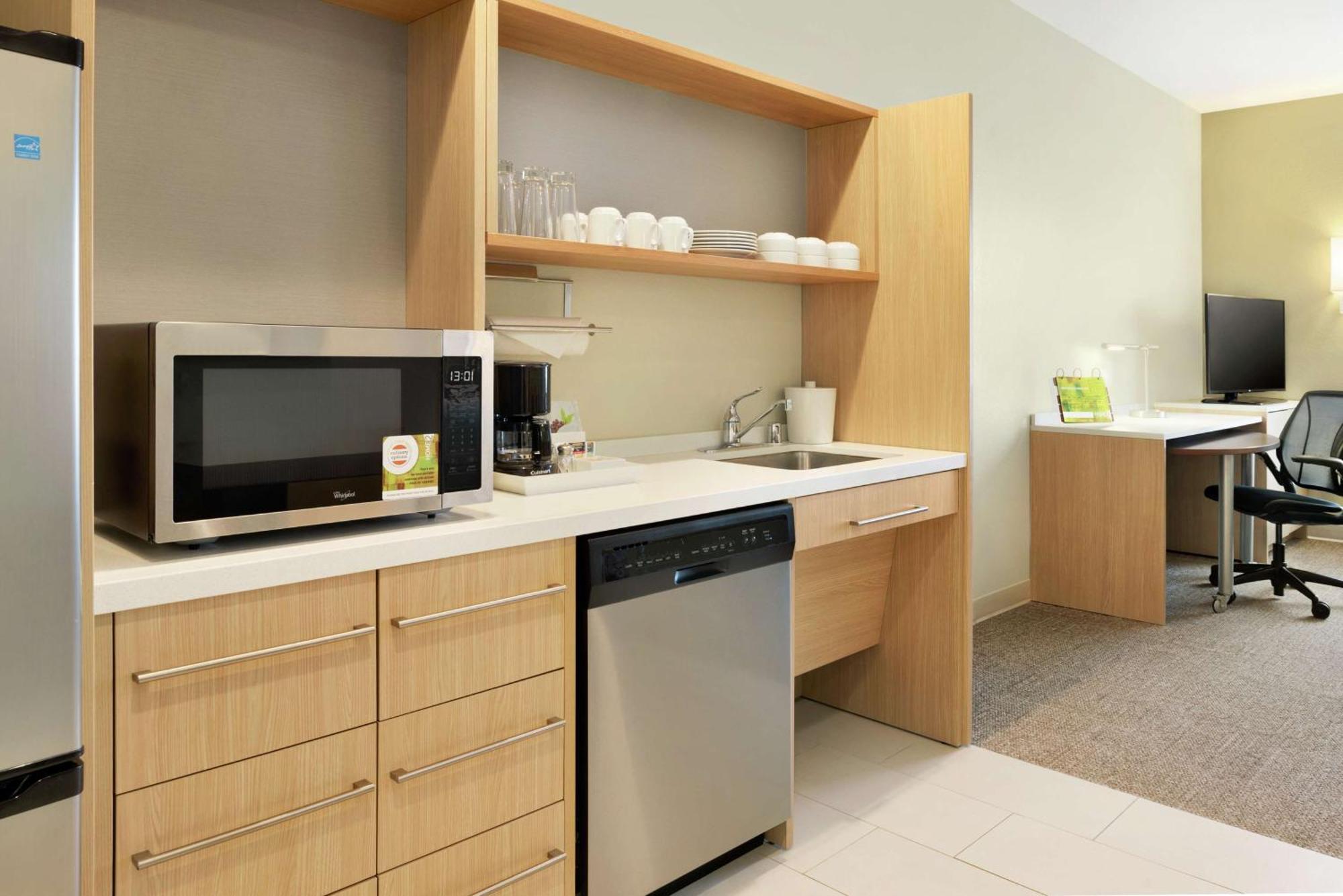 Home2 Suites By Hilton Milwaukee Brookfield Уакиша Екстериор снимка