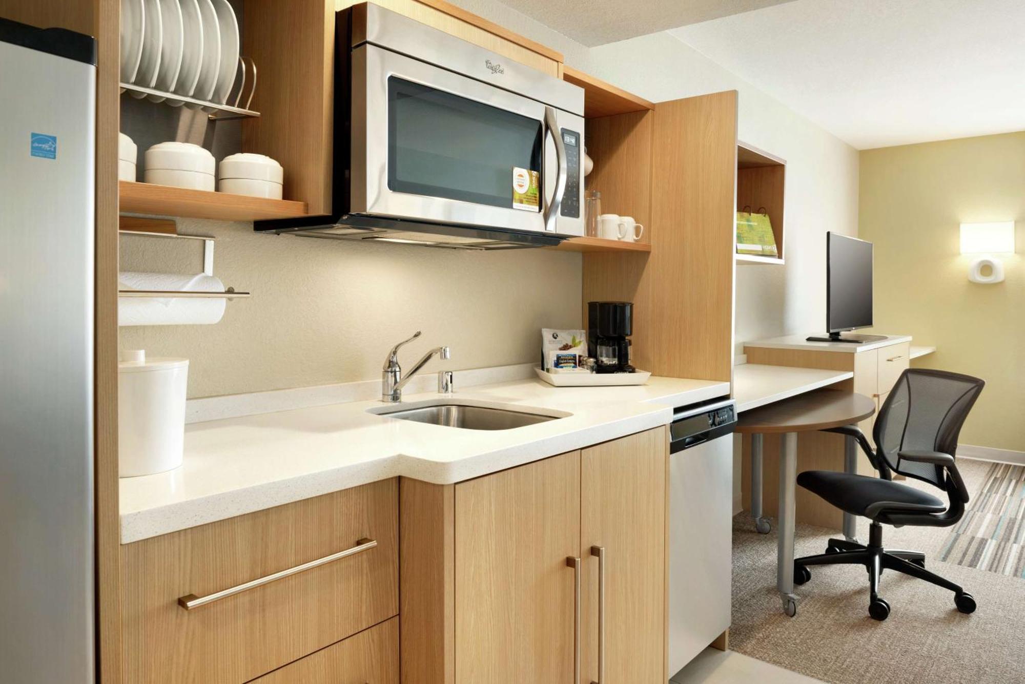 Home2 Suites By Hilton Milwaukee Brookfield Уакиша Екстериор снимка