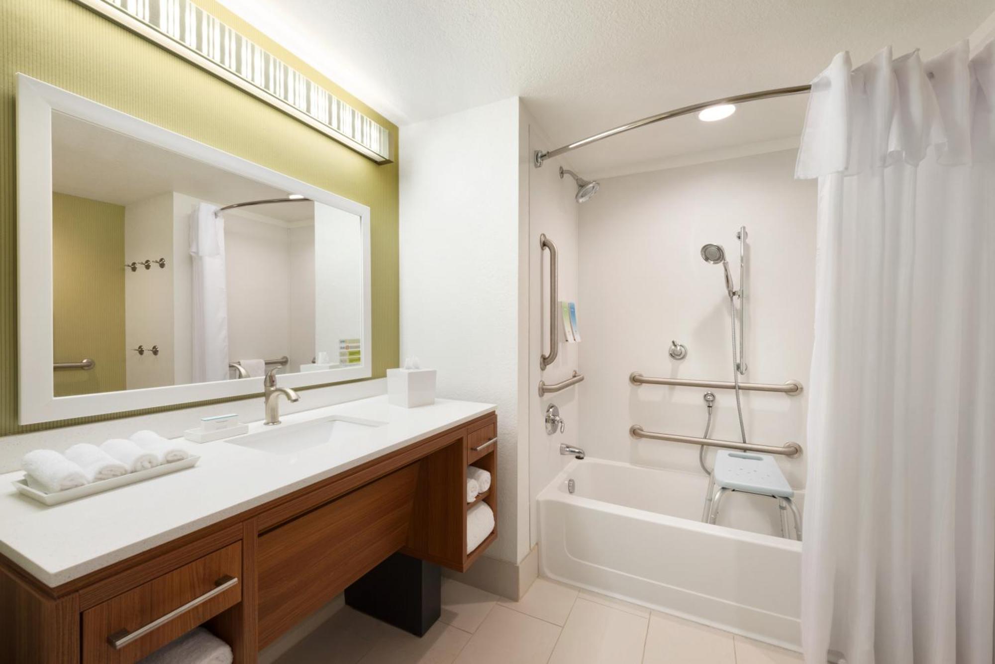 Home2 Suites By Hilton Milwaukee Brookfield Уакиша Екстериор снимка